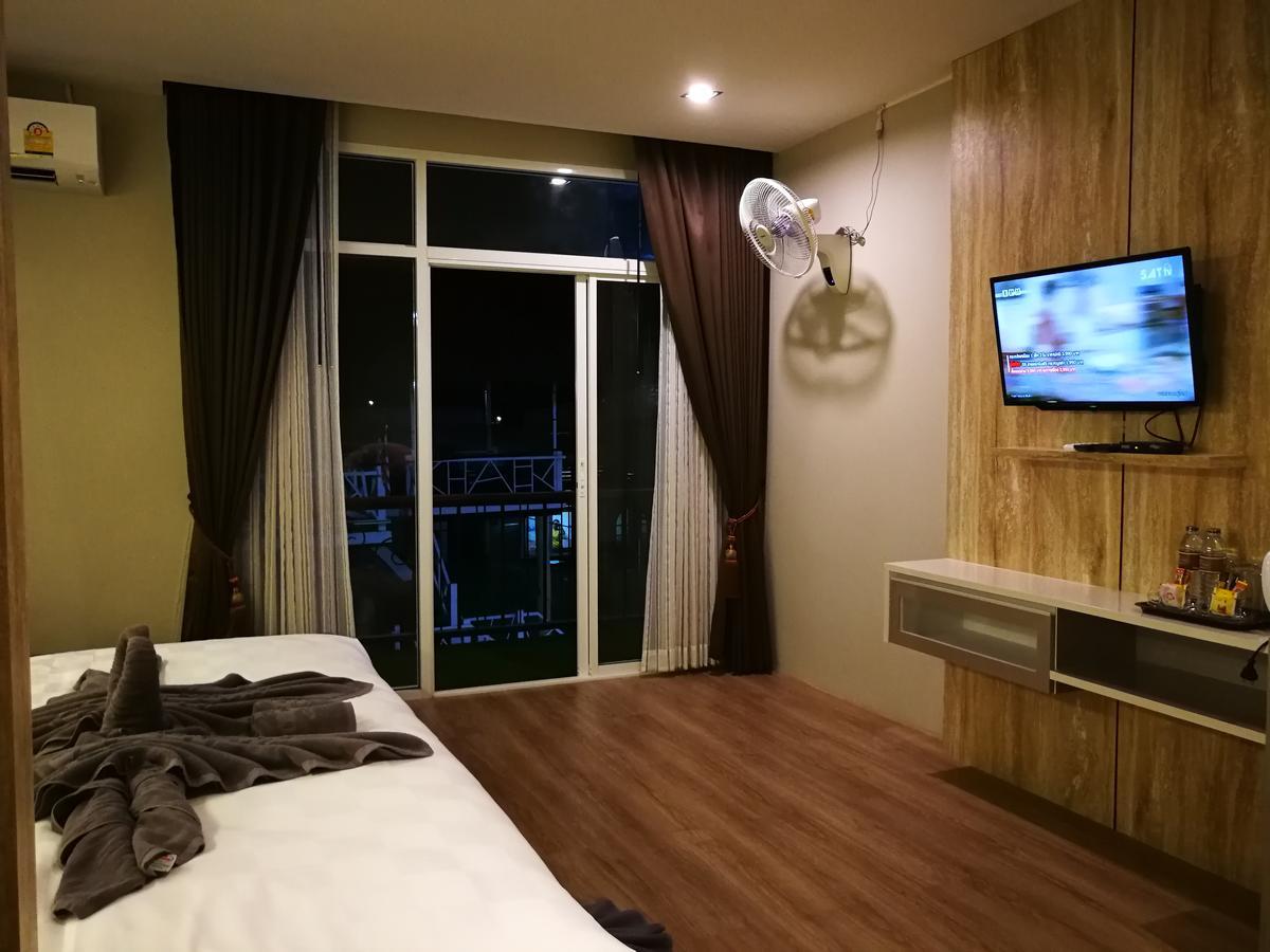 Deluxe Double or Twin Room with Balcony and City View