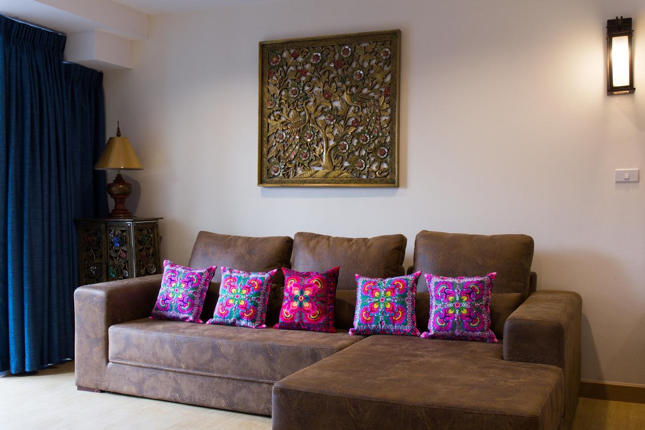 Deluxe King Room Sofa Bed