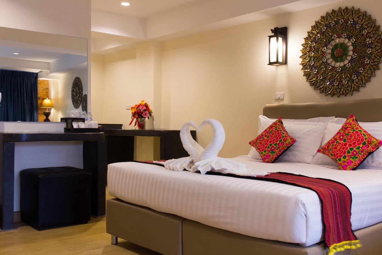 Deluxe King Room Sofa Bed