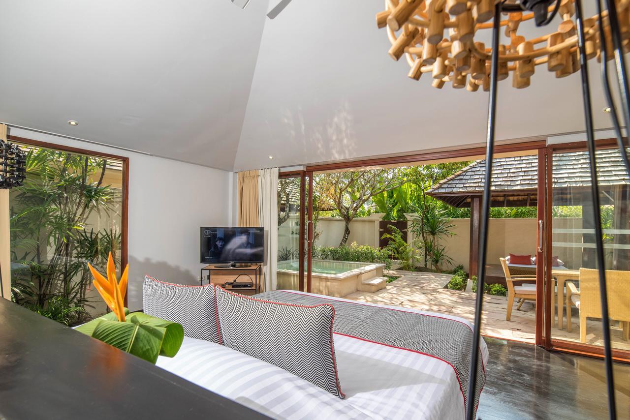 Garden Villa with Hot Tub