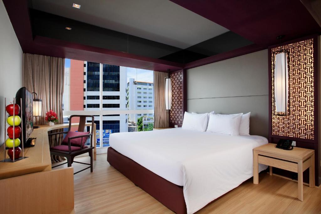 Deluxe King Room City View