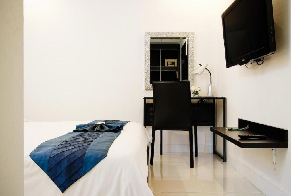 Standard Double Room No Window