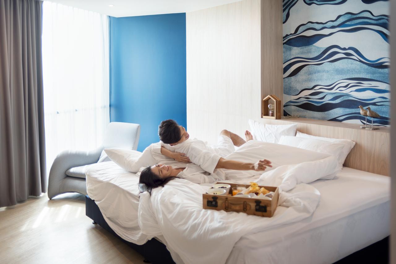 One-Bedroom Suite with Sea View