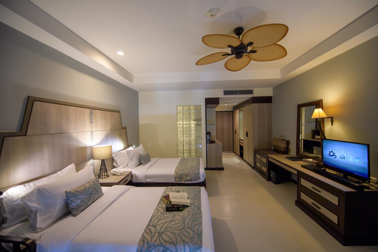 Deluxe Double or Twin Room Pool Access