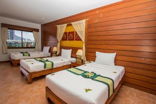 Superior Three Single Beds,1226987339:JPEG