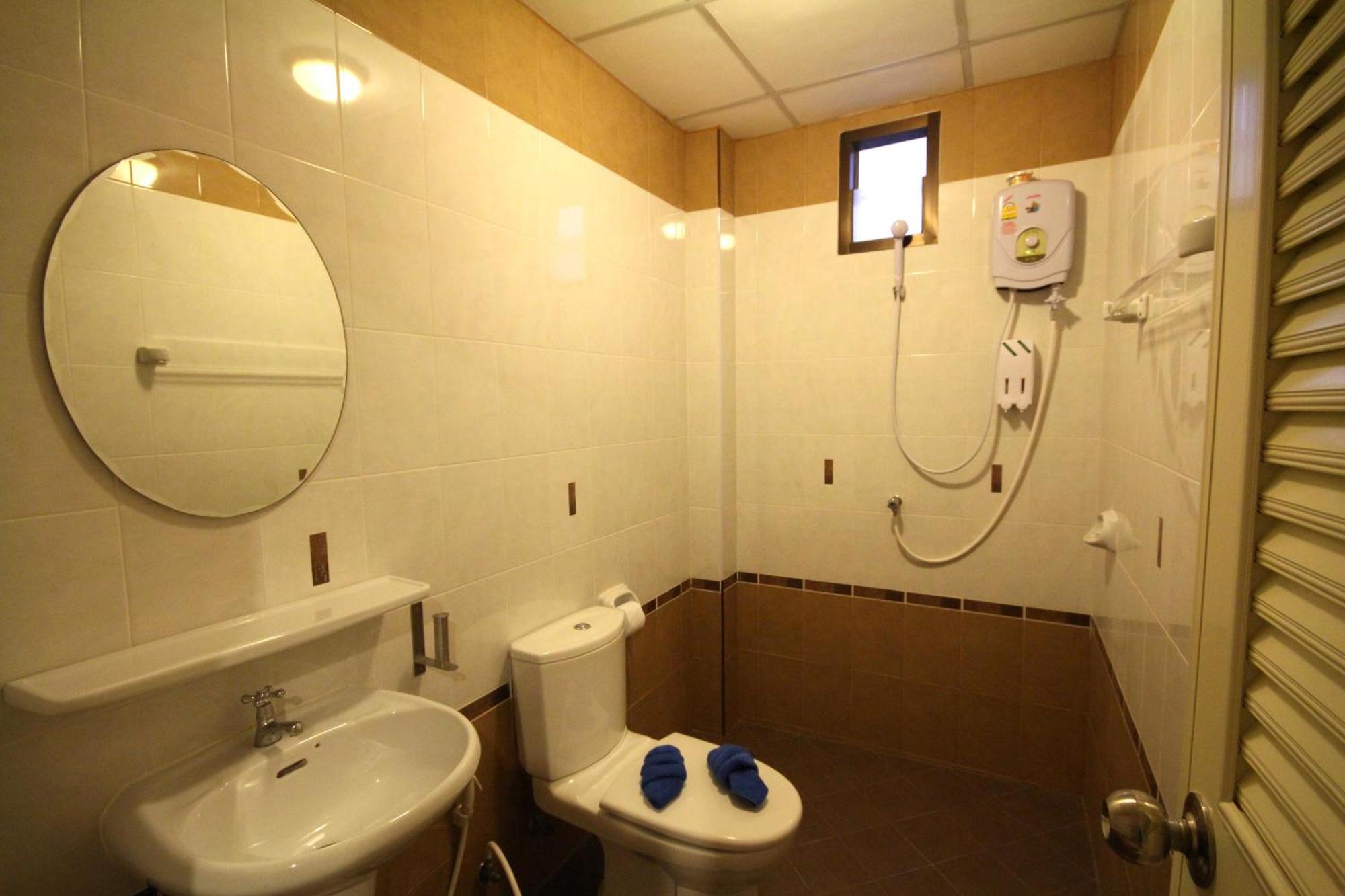 Triple Room With Window