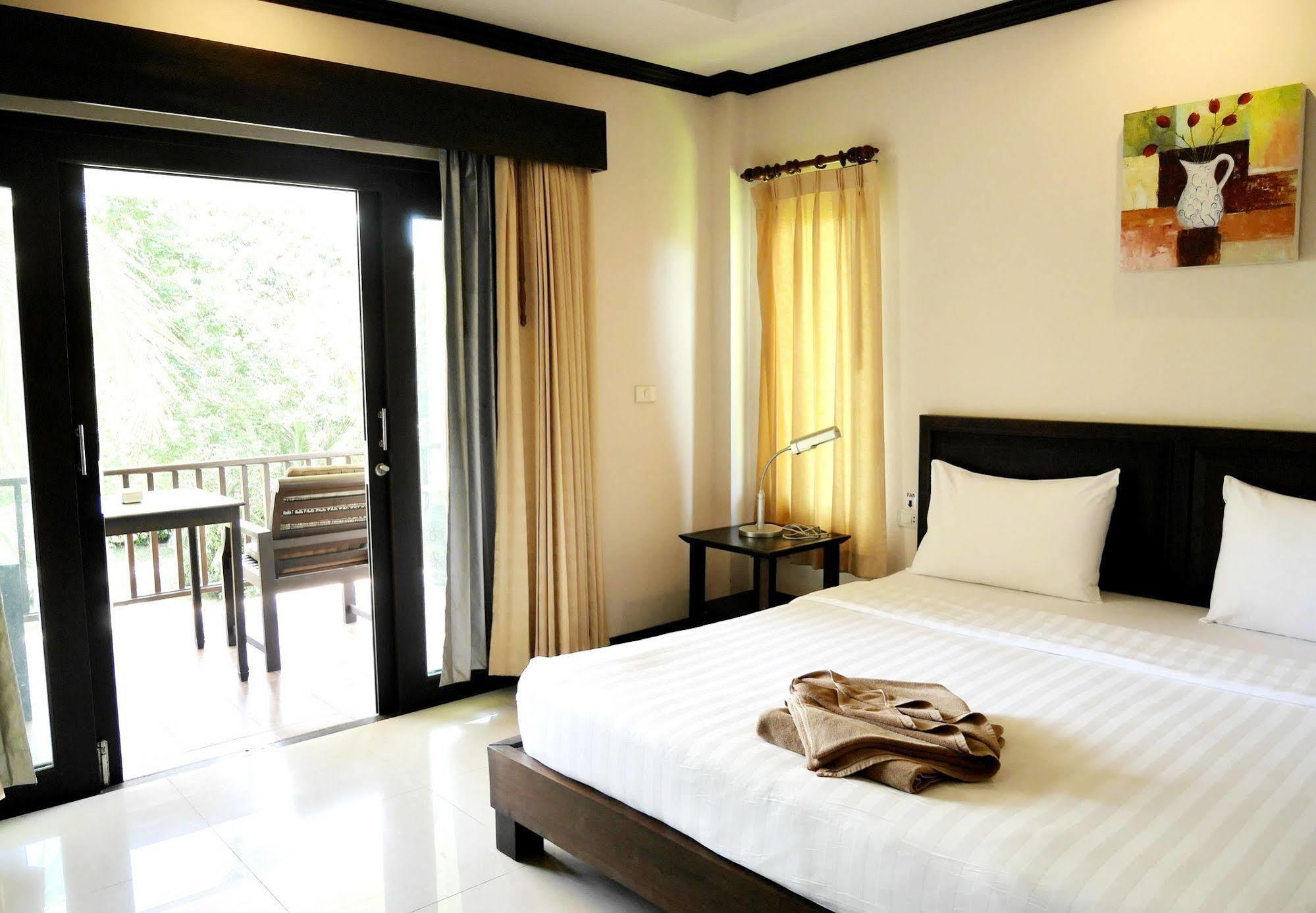 Deluxe Double Room with Kitchenette