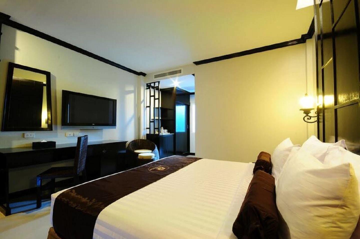 Grand Deluxe Double Room with Bathtub,1209079171:JPEG