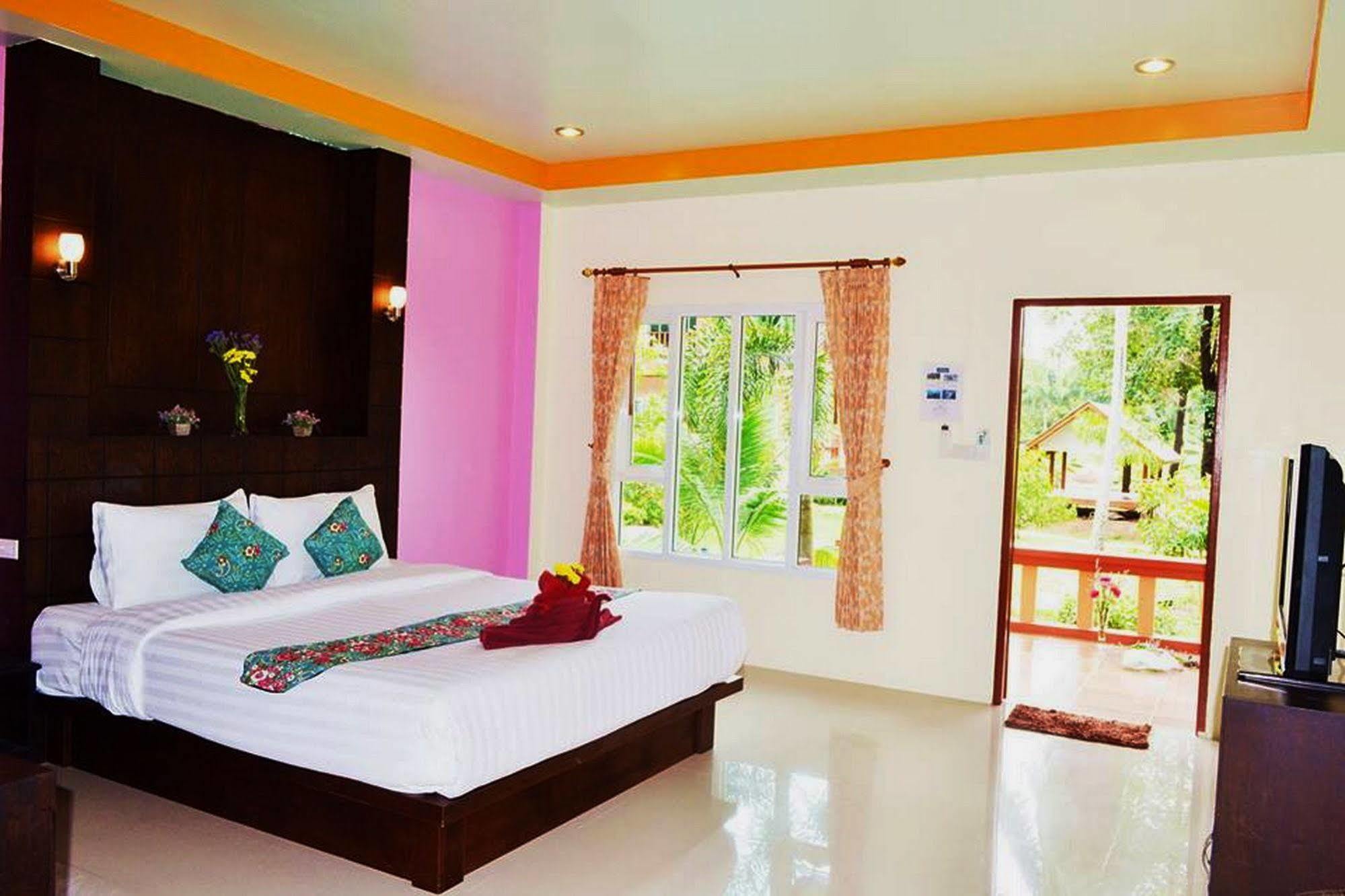 Deluxe Bungalow mit Doppelbett und Gartenblick