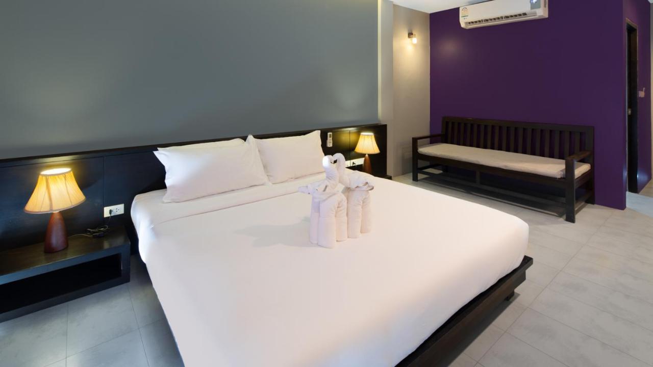 Deluxe Room with Pool View