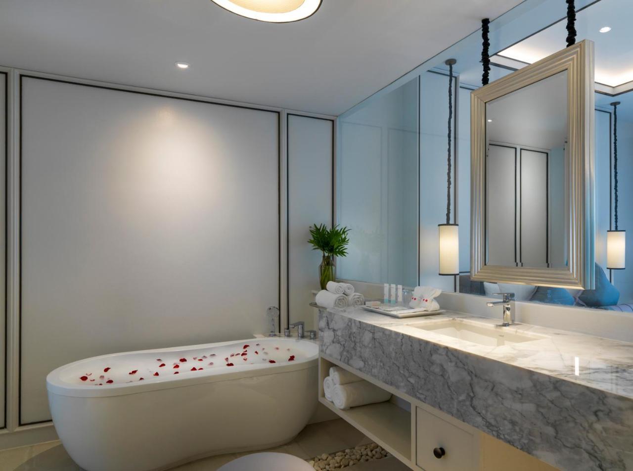 Deluxe Double Room with Pool Access,696802287:JPEG