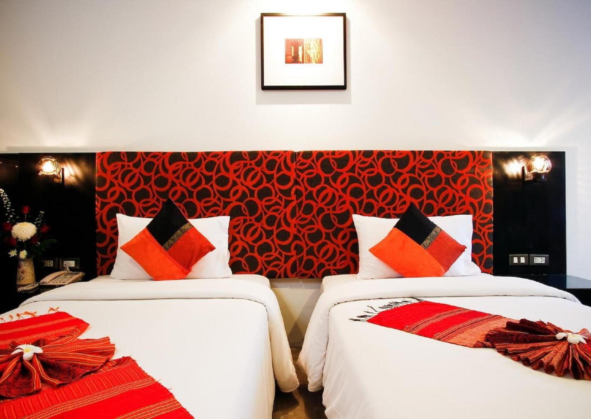 Large Deluxe Double or Twin Room