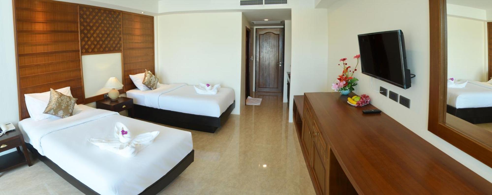 Standard Twin Room Round Trip Airport Transfer