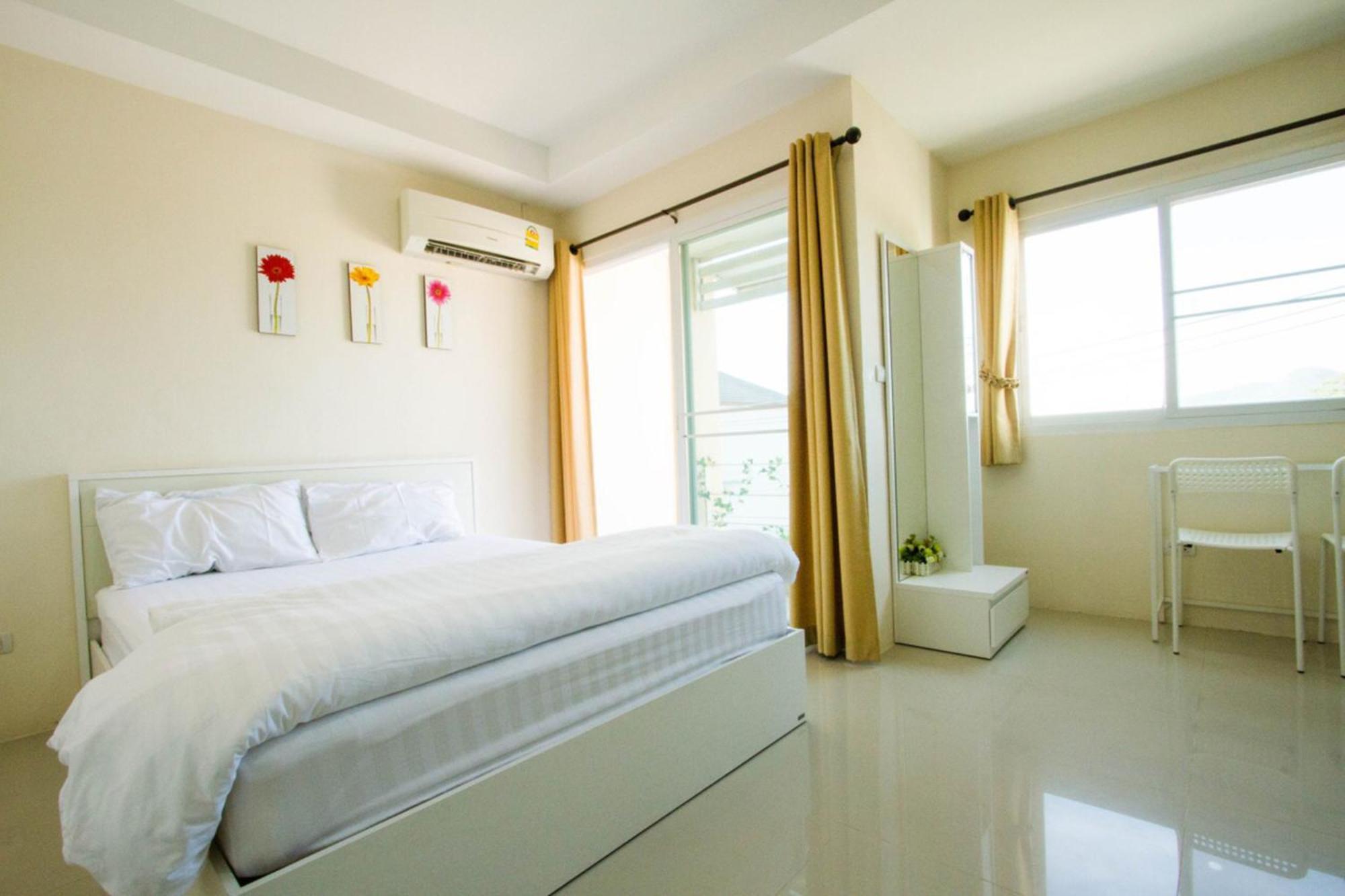 Standard Double Room,702396337:JPEG