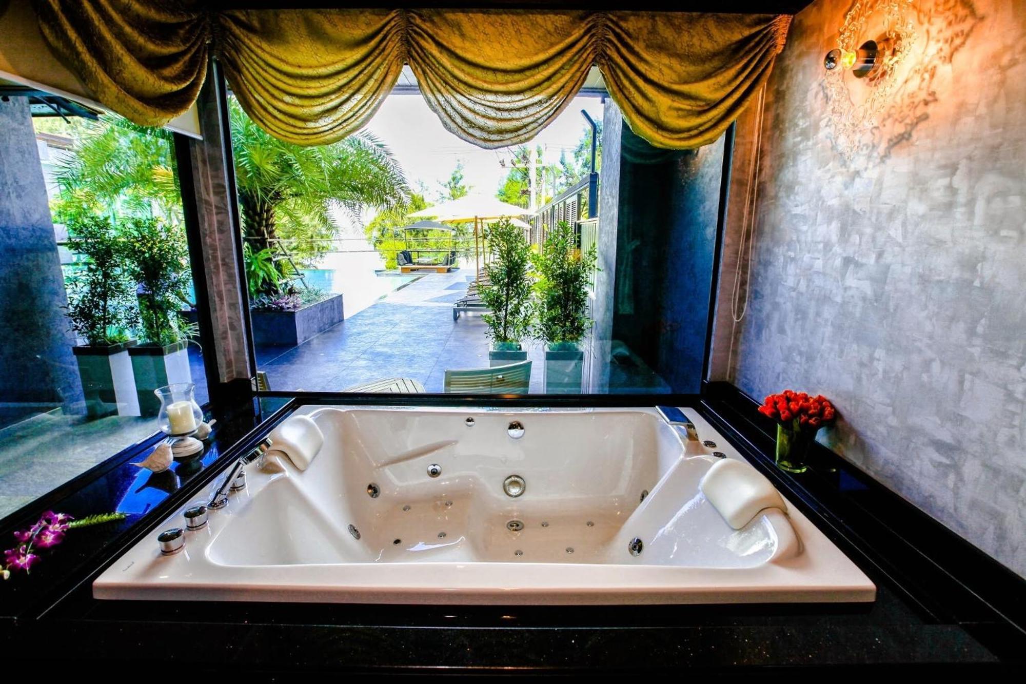Suite Spa Bath