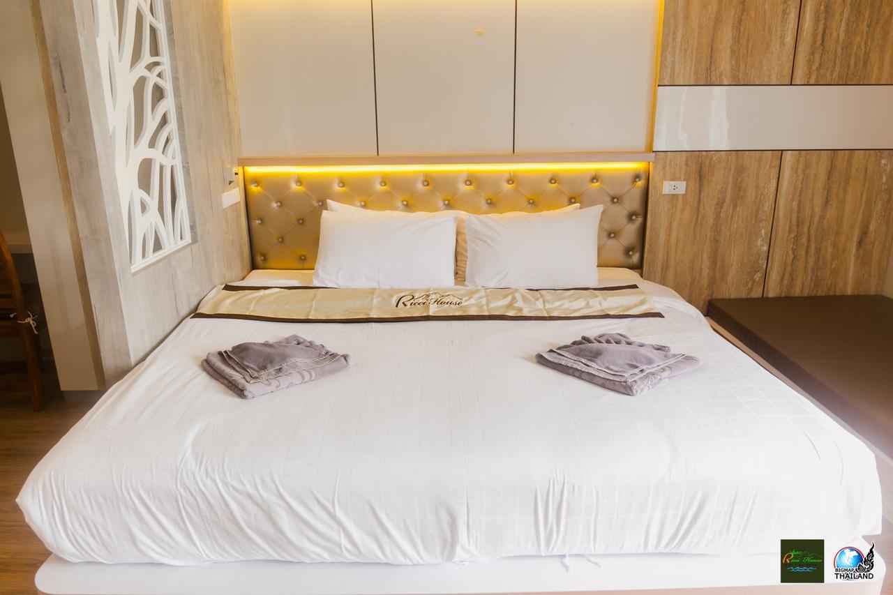 Deluxe Twin / Double room no view