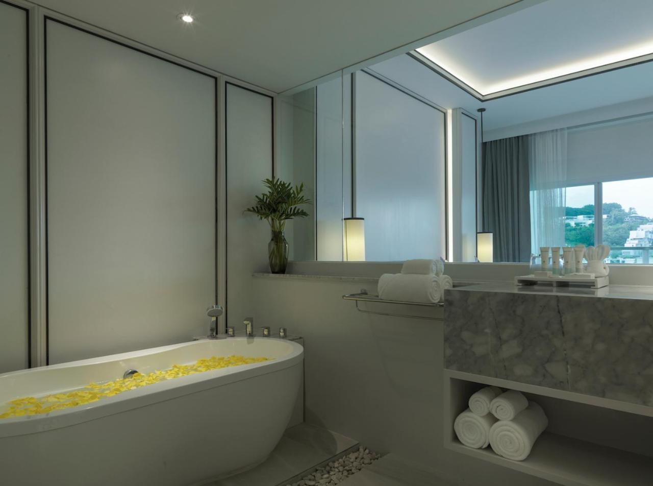 Deluxe Double or Twin Room with Pool View,724622950:JPEG