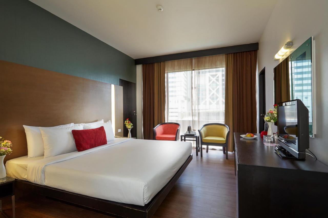 Standard Double Bed Square Wing