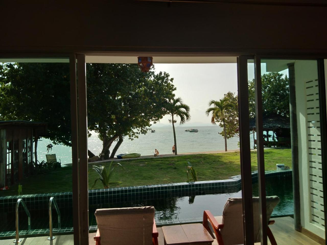 Villa avec Piscine Face à la Mer