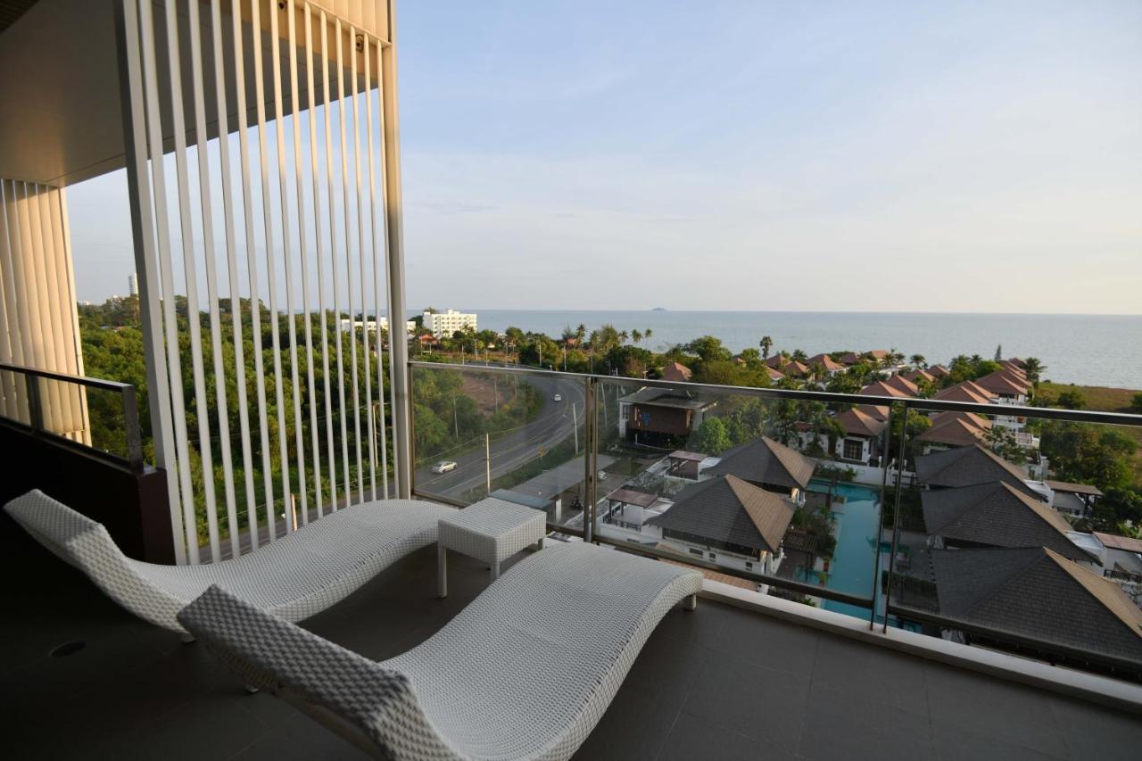 Three-Bedroom Suite with Sea View