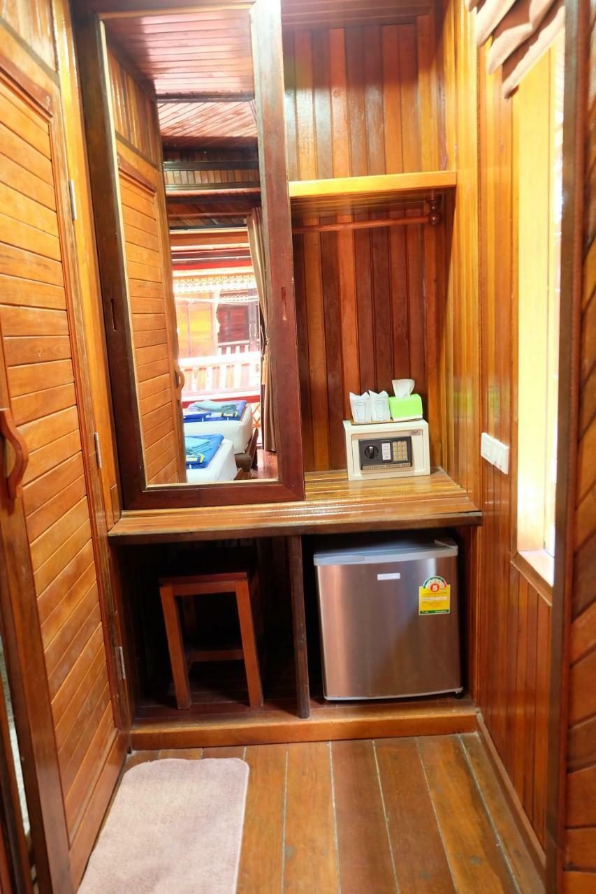 Double Bungalow,779841870:JPEG