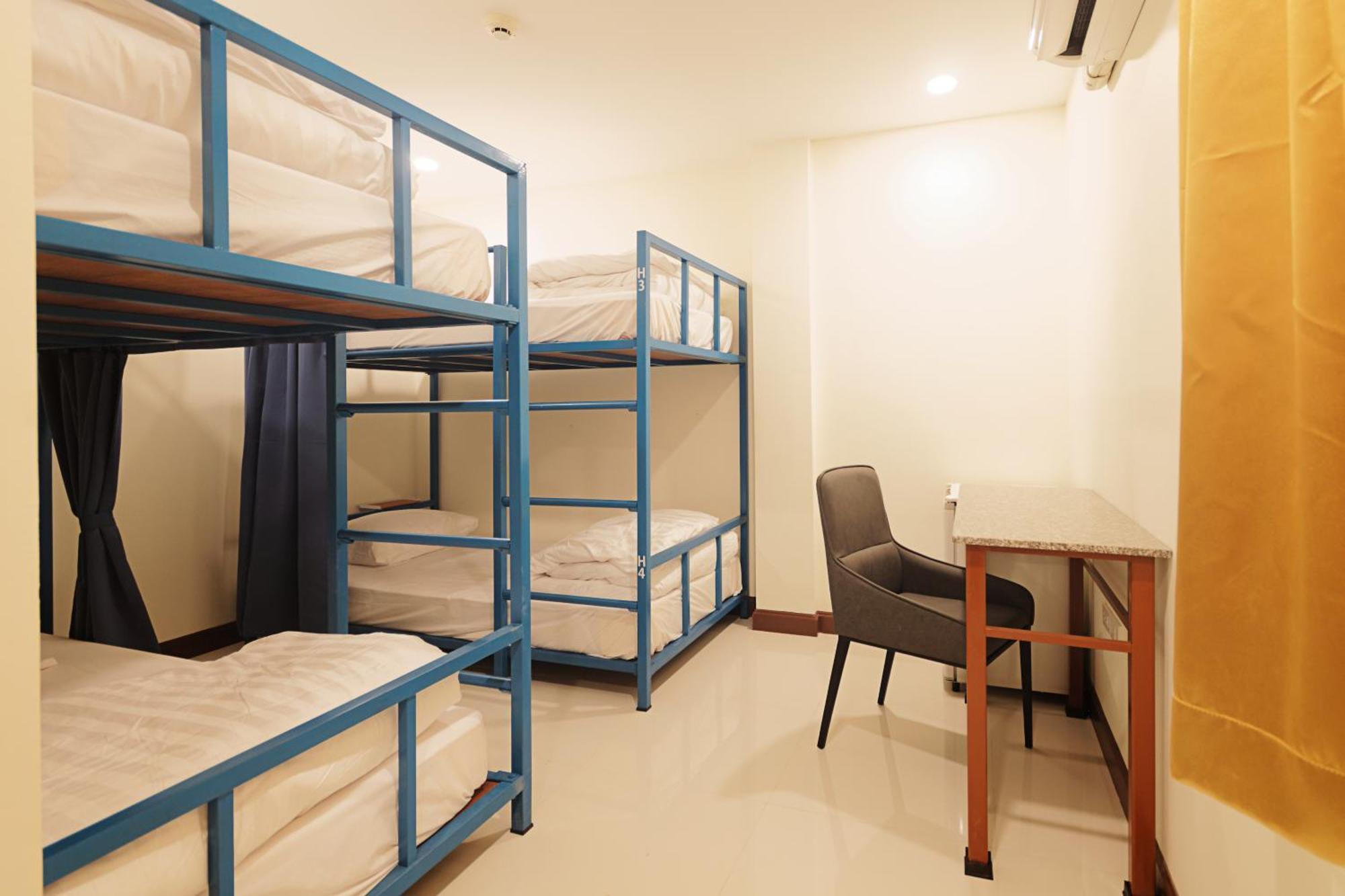 Quadruple Room with Private Bathroom,822032957:JPEG