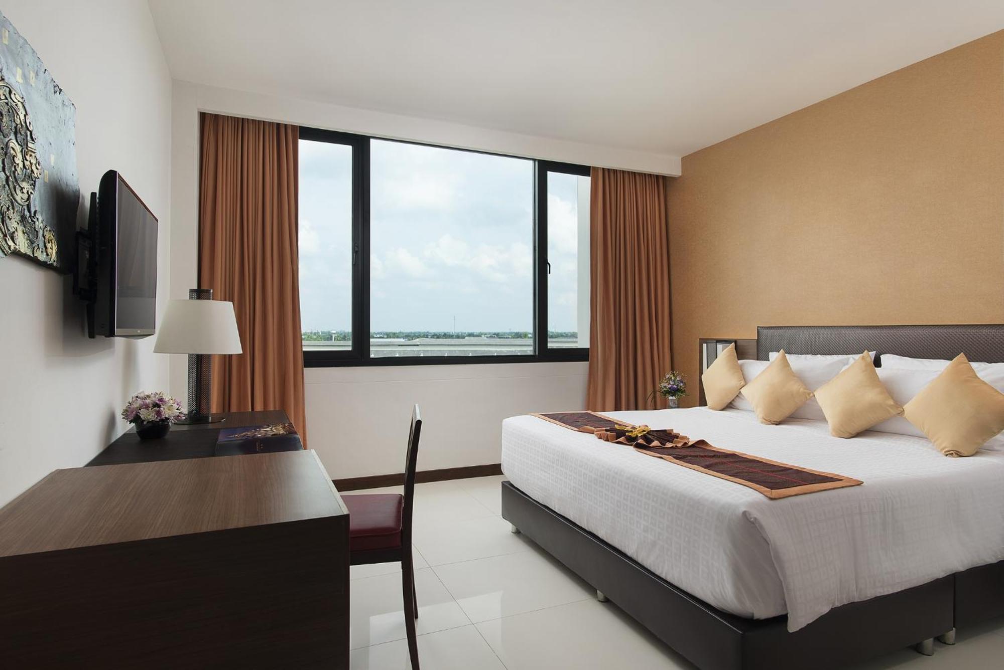 Deluxe Double or Twin Room,912157519:JPEG