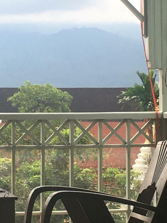 Grand Deluxe Mountain View Room Balcony & Bathtub