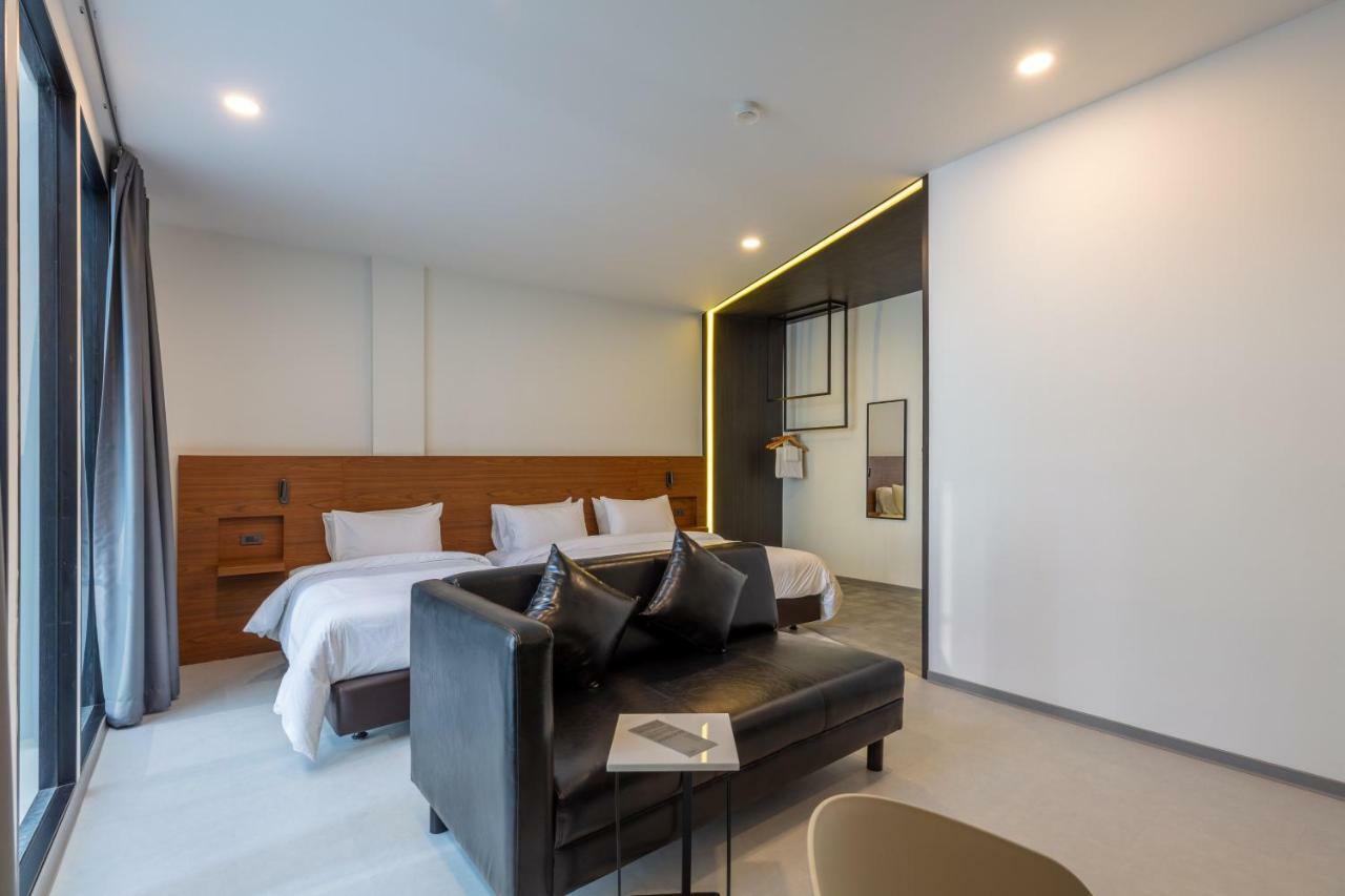 RENO TRIPLE SUITE