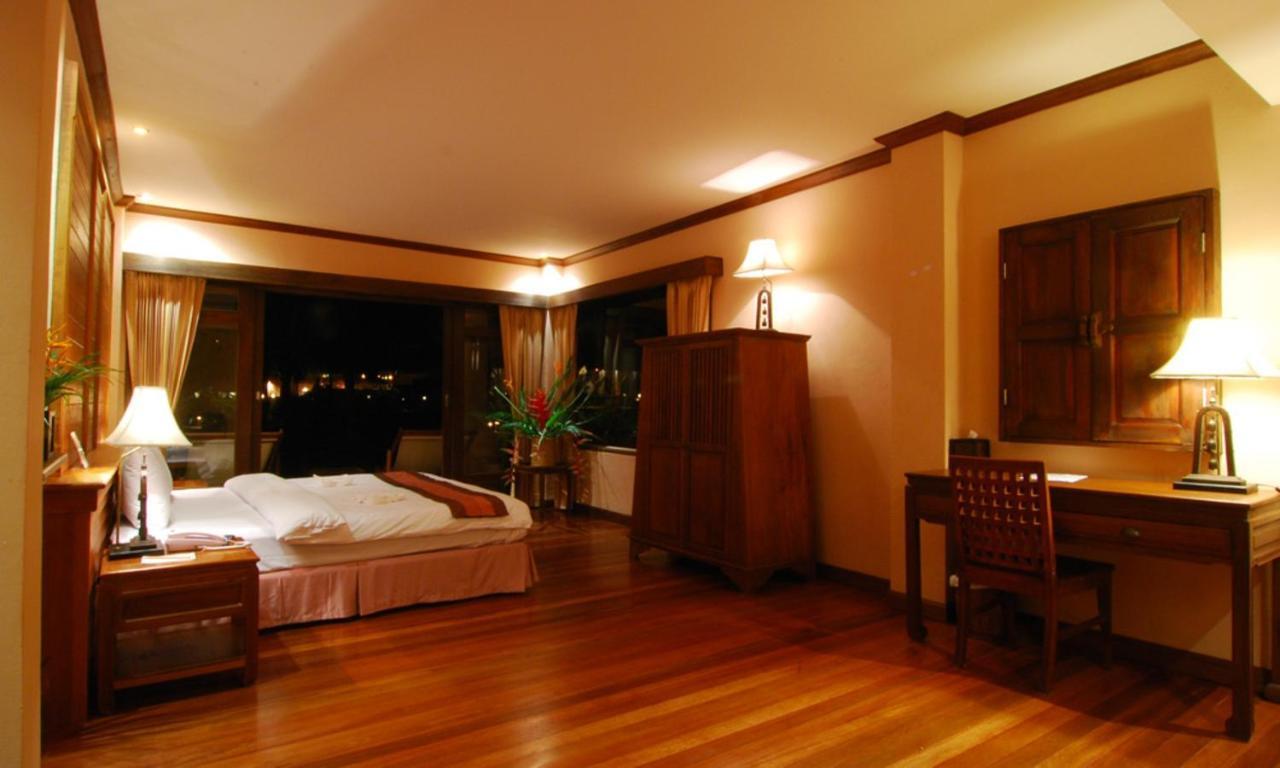 Deluxe Double or Twin Room with Side-Sea View,917321755:JPEG