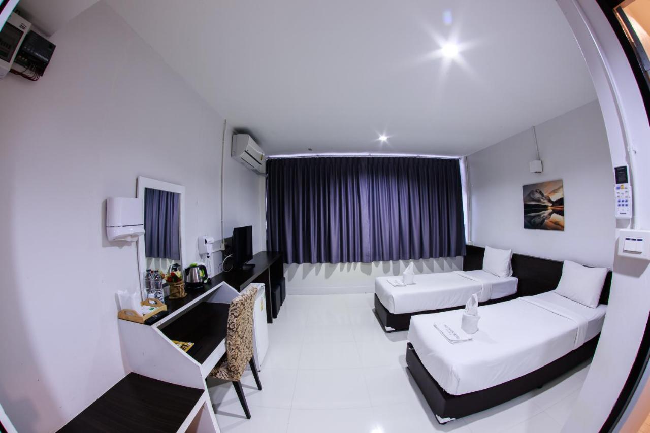 Standard Double or Twin Room,890886142:JPEG