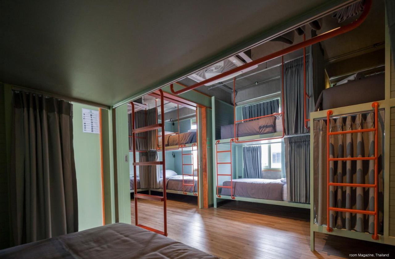 Mixed Dormitory Room,955245796:JPEG