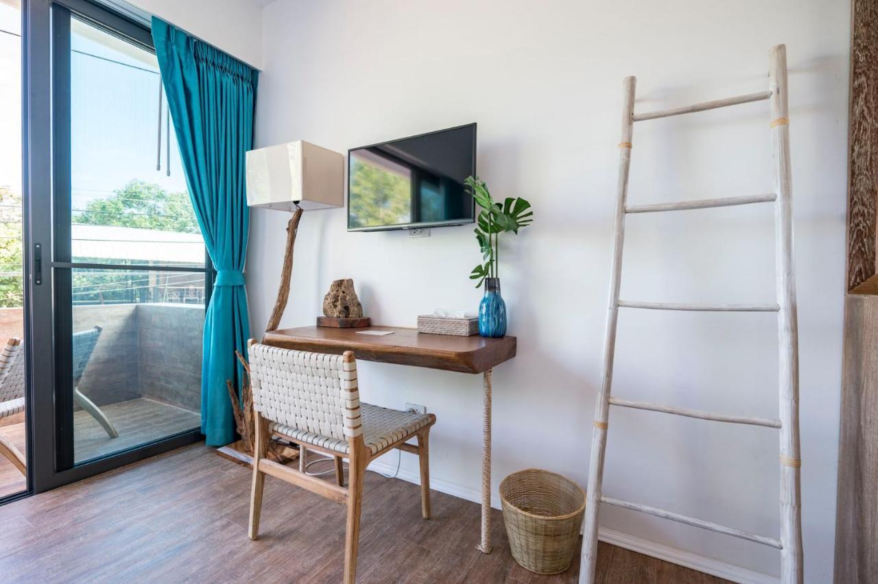 Deluxe Double Room with Balcony,959885908:JPEG