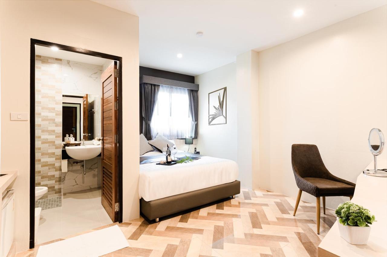 Standard Queen Room
