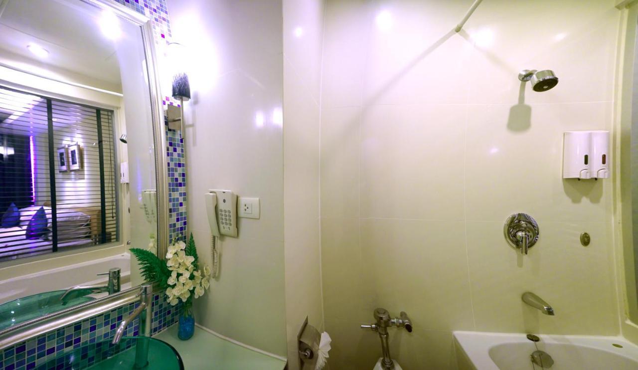 Deluxe Double or Twin Room City View