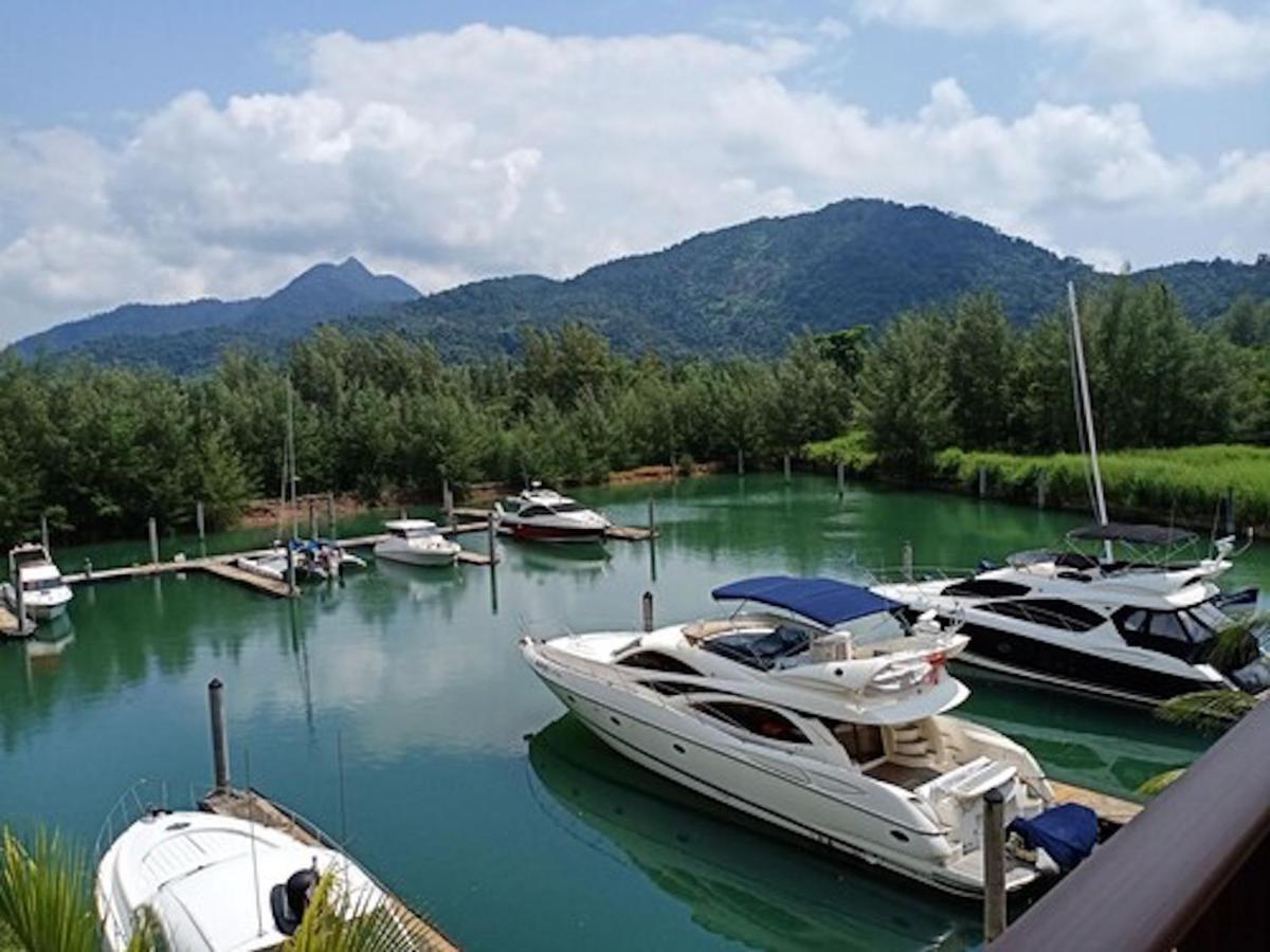 Marina Premier
