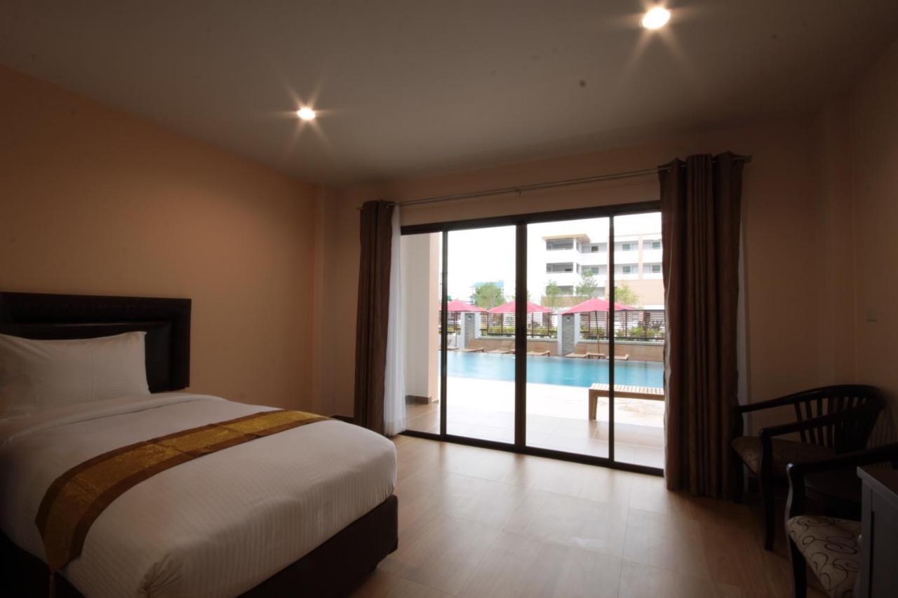 Triple Room Pool View,999804480:JPEG