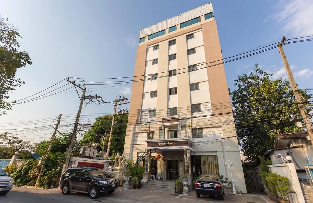 Chaipat Hotel-1