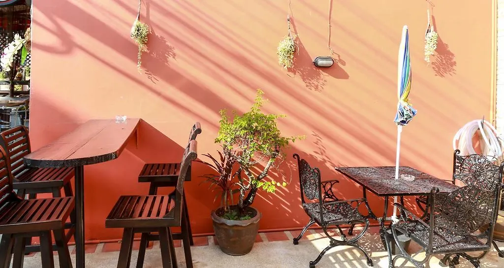 Absolute Guesthouse Phuket-1