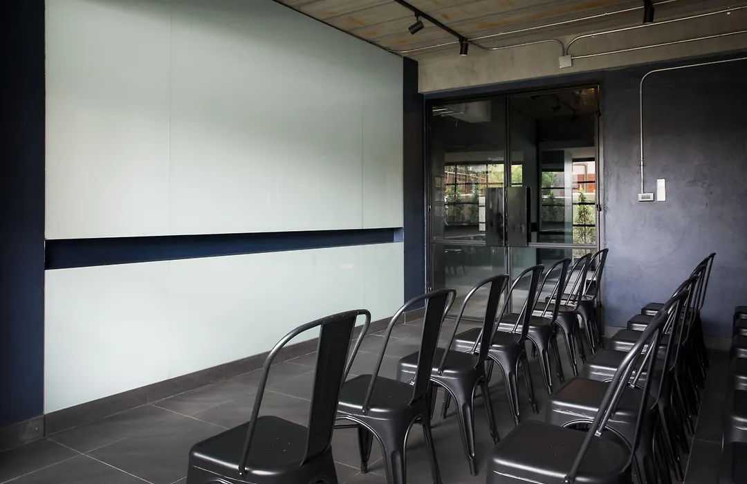 Theorie Hotel Sukhumvit By Slh - Sha Extra Plus-1