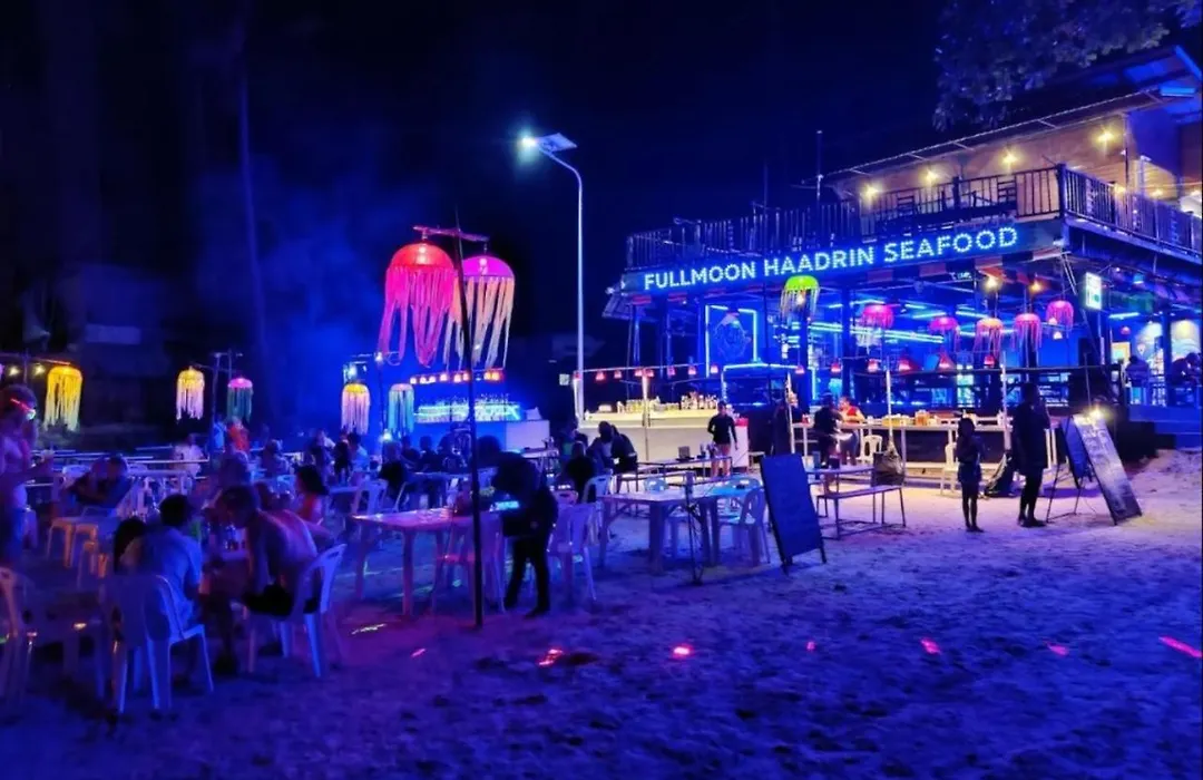 Full Moon Central Party Hotel-1