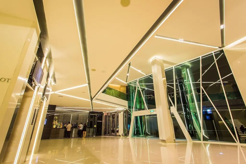Crystal Hotel Hat Yai-1