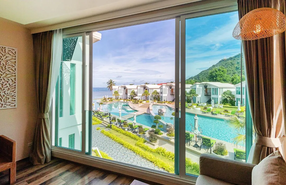 Vannee Golden Sands Beachfront Resort-1