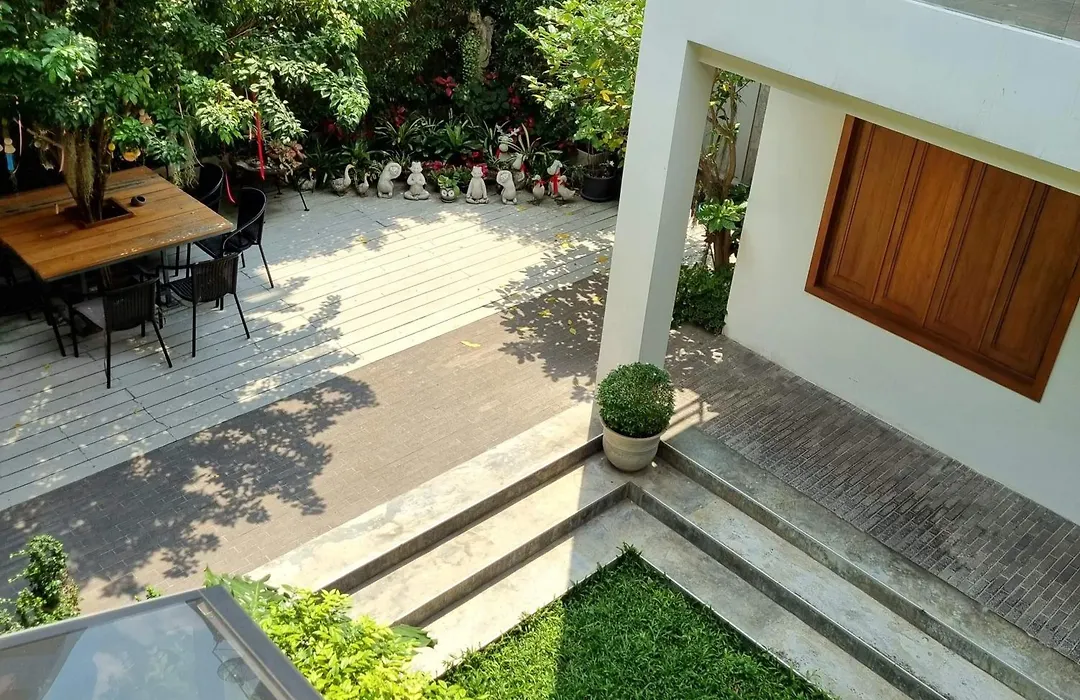 Vali Villa Bangkok-1