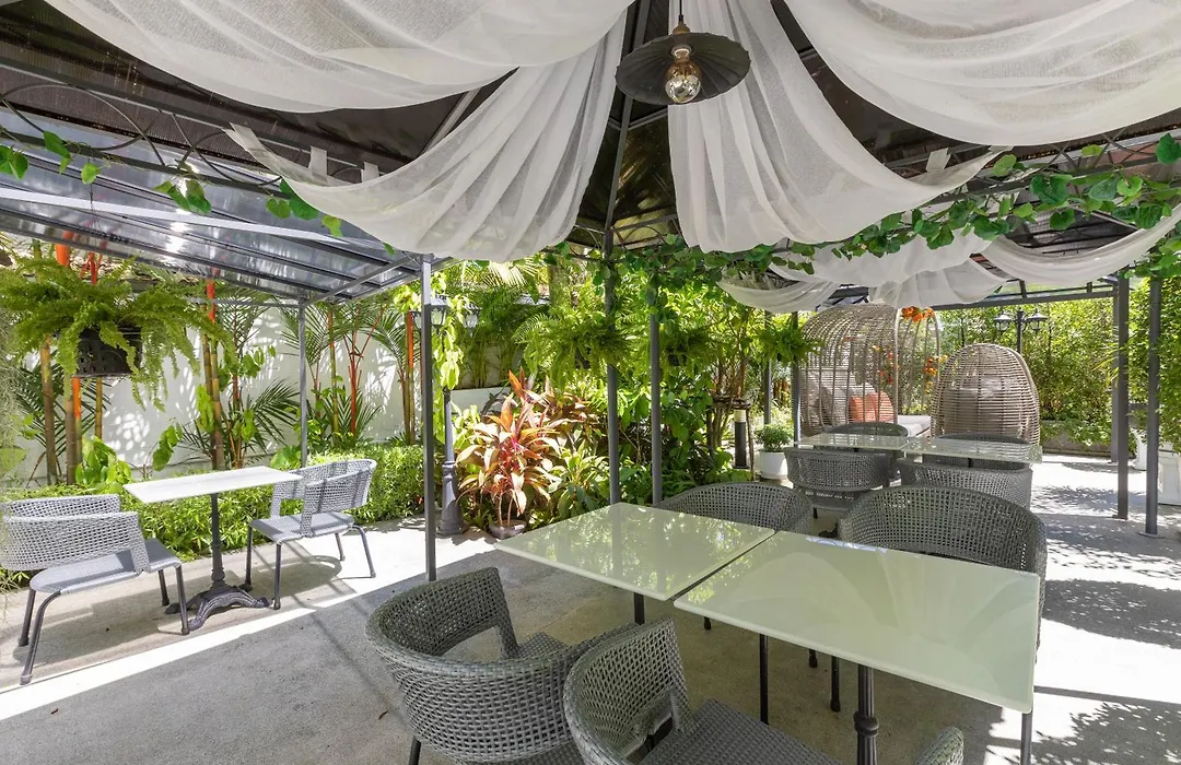 Ang Pao Hotel Phuket-1