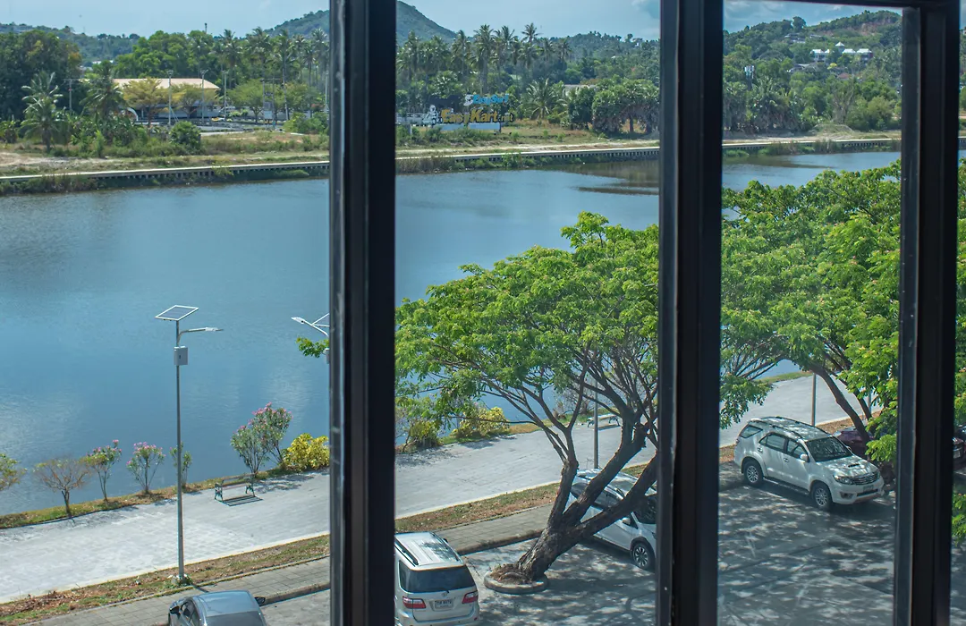 Nora Lakeview-1