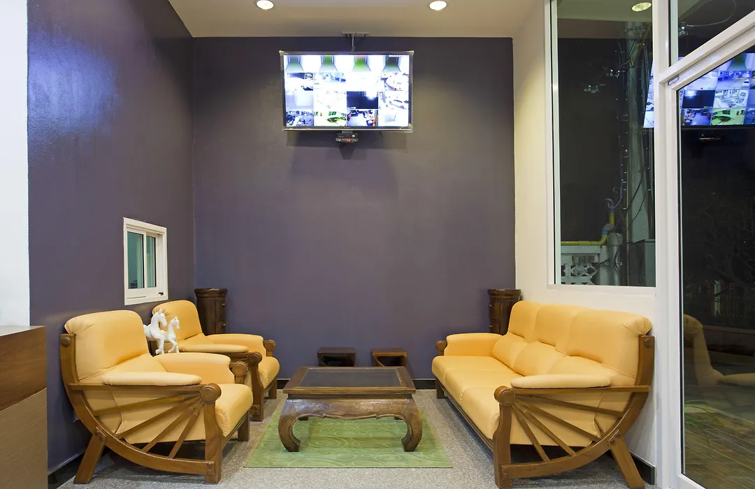Wiz Hotel-1