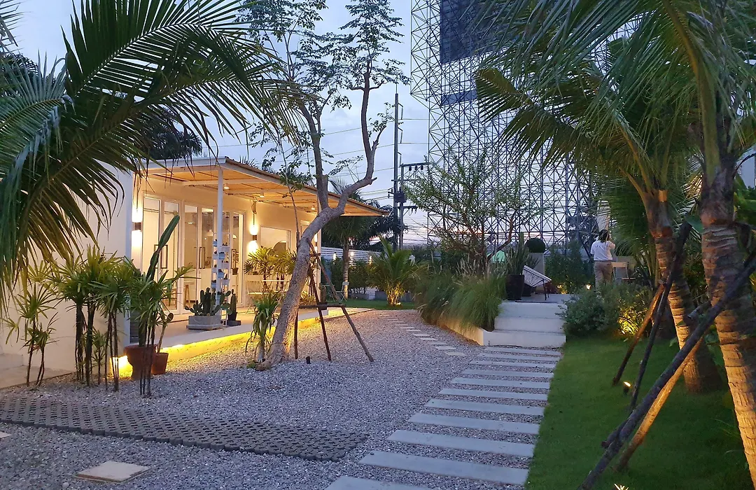 Meet Boutique Resort-1