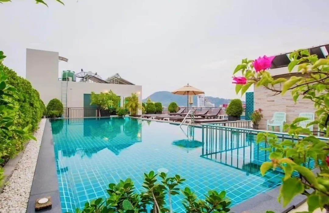 77 Patong Hotel & Spa-1