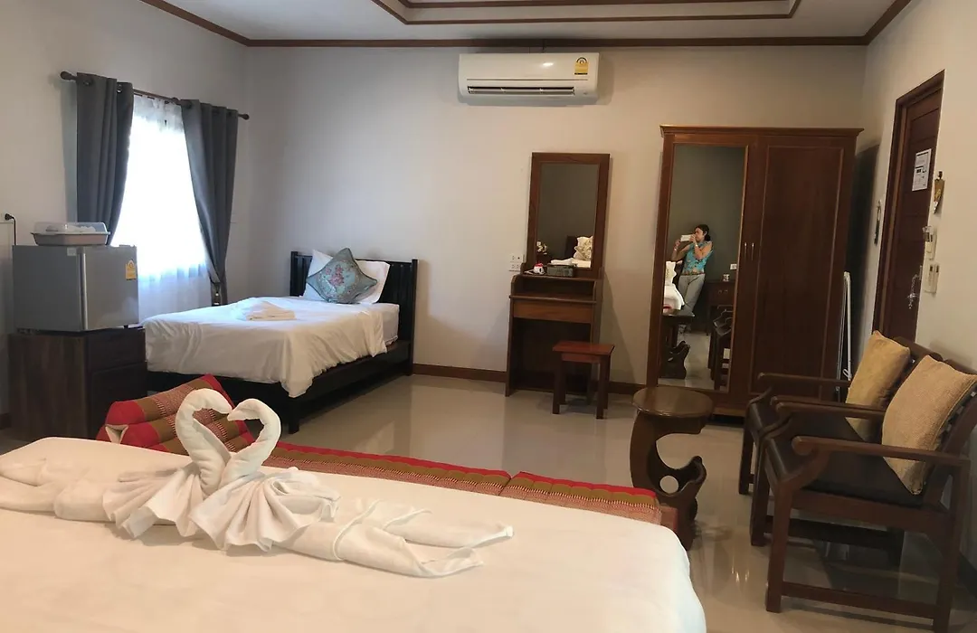 Lanta Wanida Resort-1